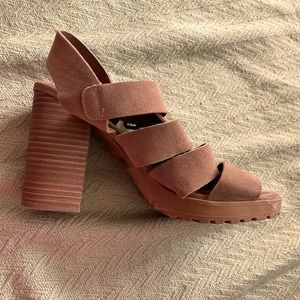Universal Thread chunk heel sandals